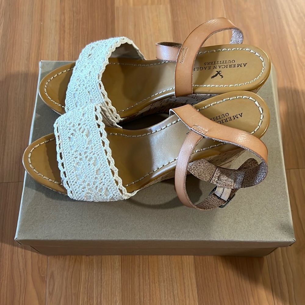 American Eagle Outfitters Wedge Size 10